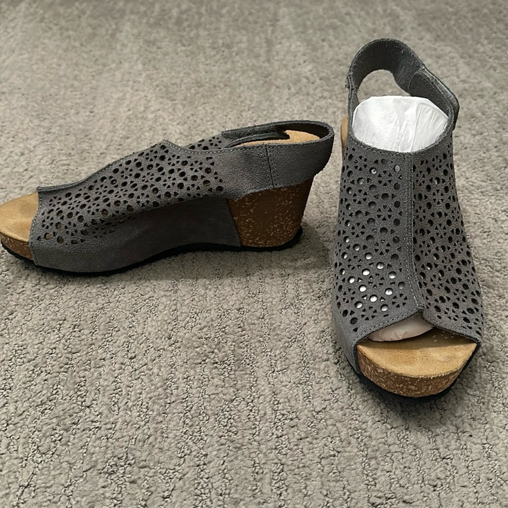 A Giannetti Gray Perforated Wedge Sandals - Women